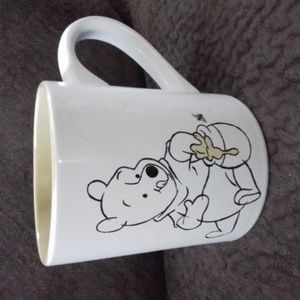 Disney Winnie the Pooh Honey Bee 14 oz ceramic mug